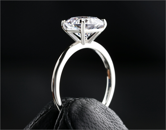 Solitaire diamond ring